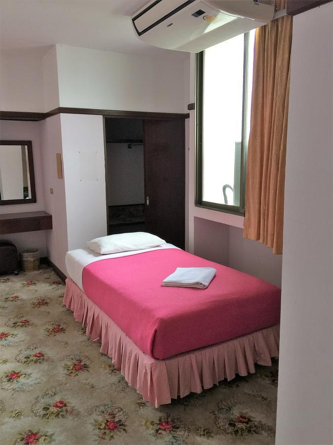 Daeng Plaza Hotel Phuket Bagian luar foto