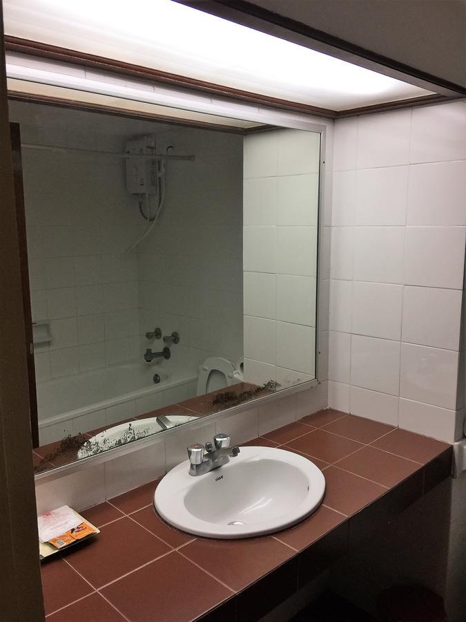 Daeng Plaza Hotel Phuket Bagian luar foto